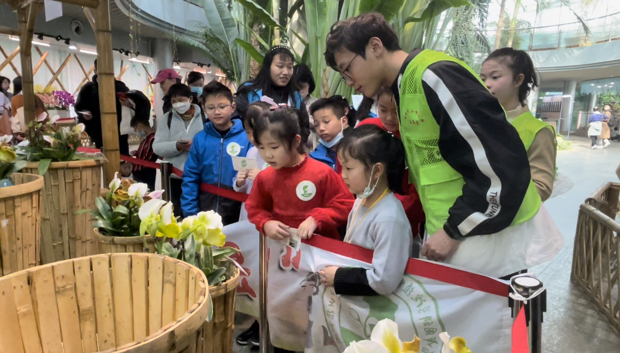所（园）科技志愿团队开展“我是植物园小小讲解员”公益活动